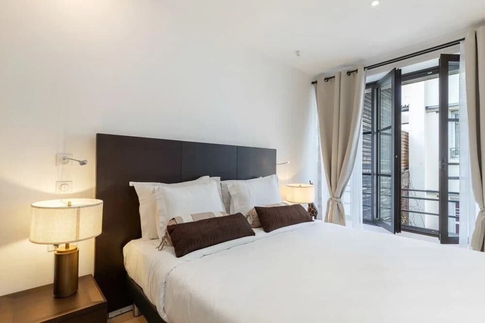 Stunning 2 Bed Apartment, Sleeps 4 - photo 4