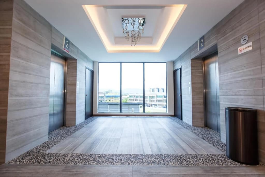 Lintas Platinum Hotel - photo 13
