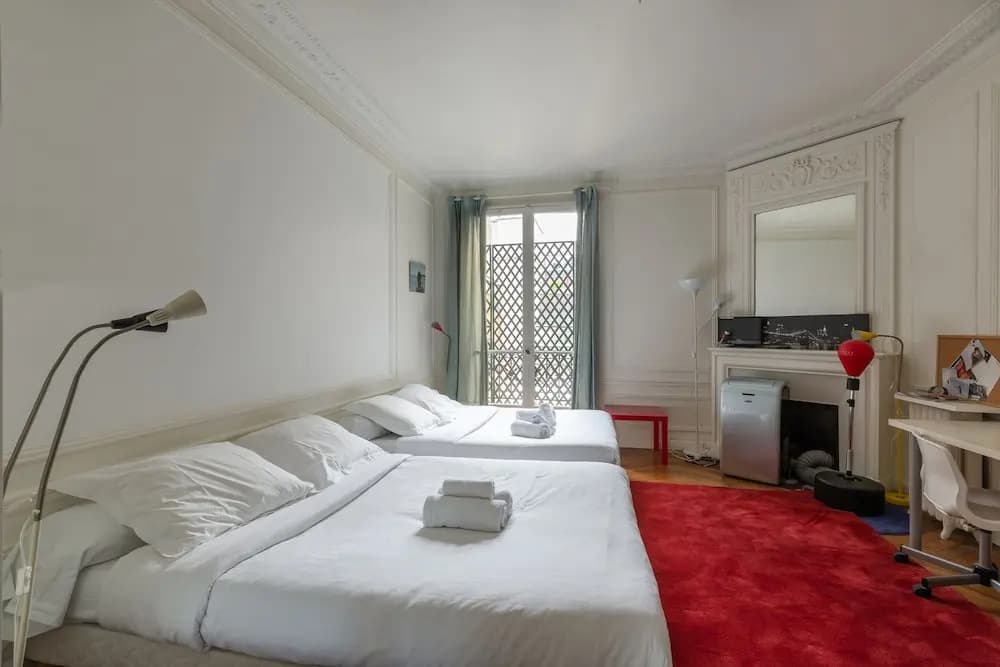 Balcony Bliss steps from the Bois de Boulogne - photo 4