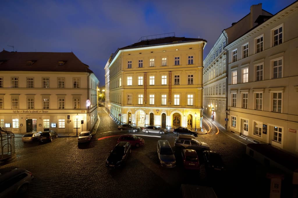 Charles Bridge Palace - photo 1