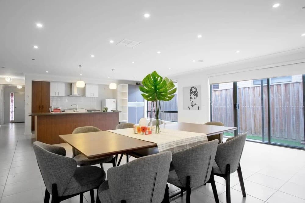 Lightful Charming House With Free Parking - photo 11