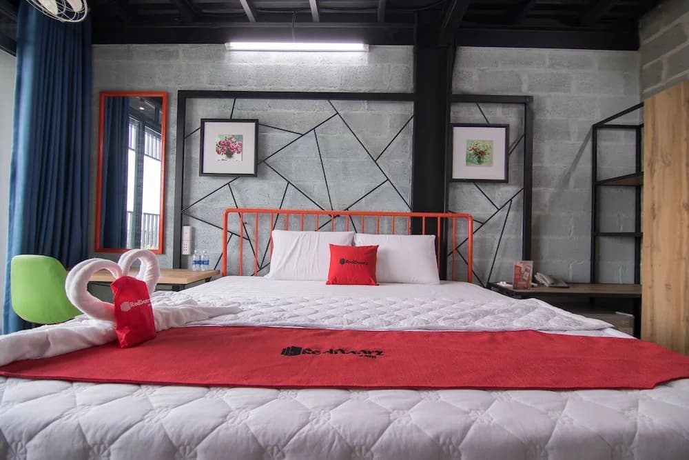 RedDoorz Plus @ Ung Van Khiem Street - photo 3