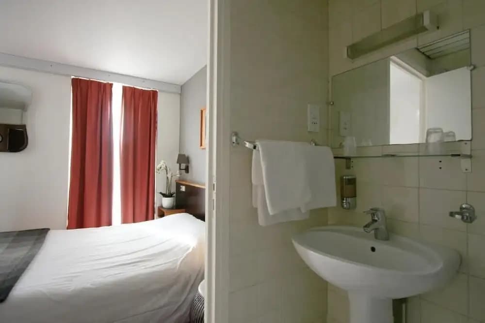 Hotel Denfert Montparnasse - photo 9