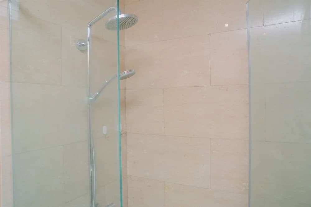 Pleasant and Simply Studio Room Menteng Park Apartment - photo 7