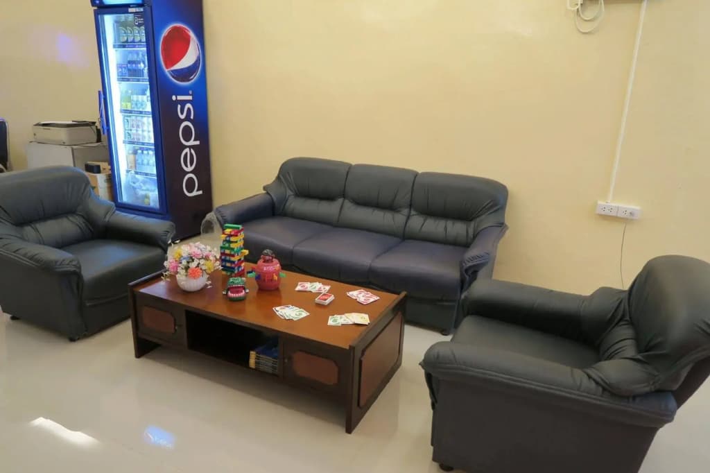 Red Lips Hostel - photo 10