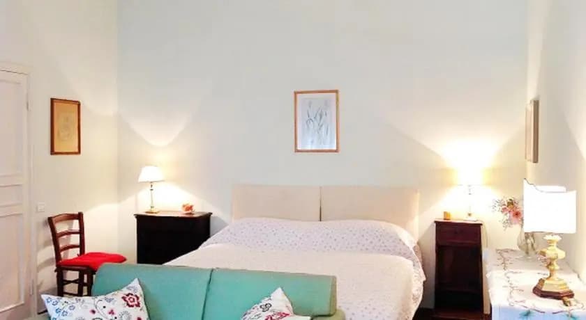 Old Bridge Apartment - photo 1