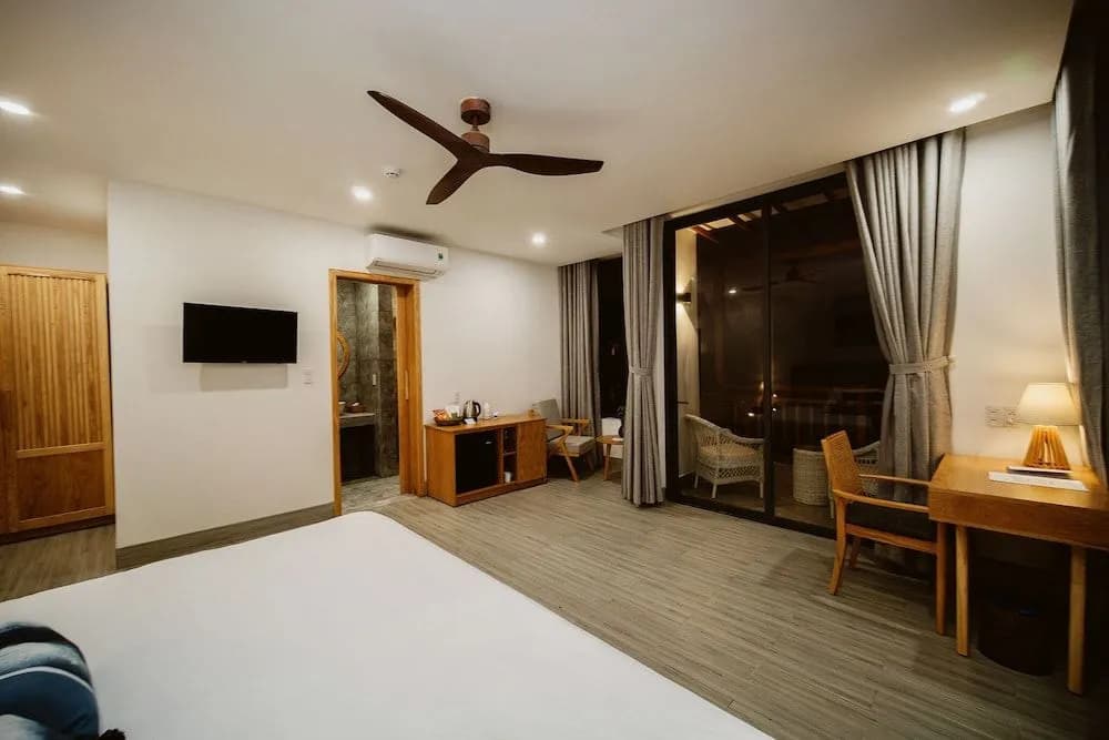 The Watermark Beachside Hotel - photo 3