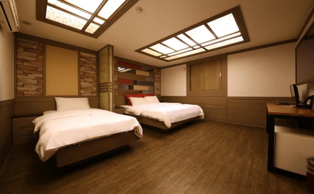 Hotel Valentine - photo 4