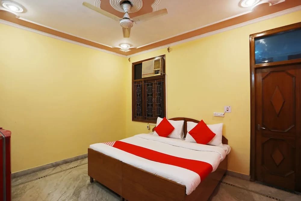 Singh Hotel by OYO Rooms - photo 15