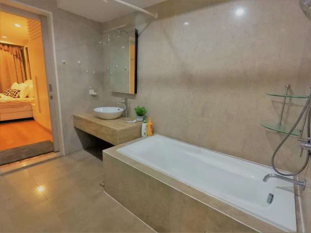 Fairlane Residences  by Sarah's Lodge - photo 9