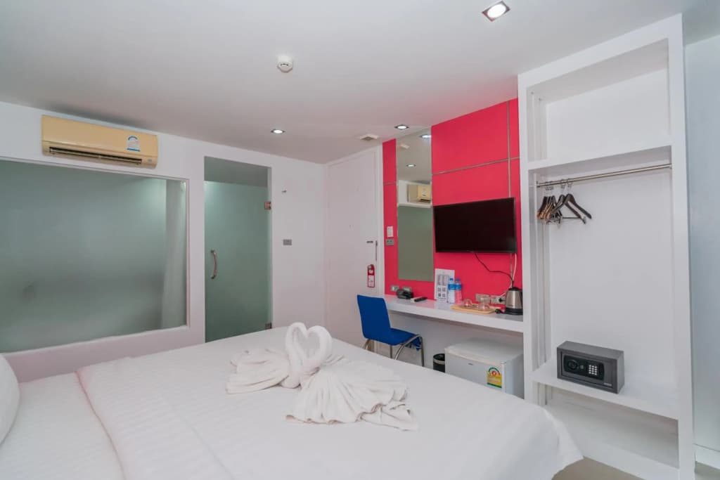 Patong Diamond Hotel - photo 4