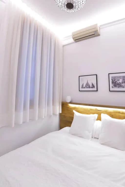 Hostal Girona - photo 15