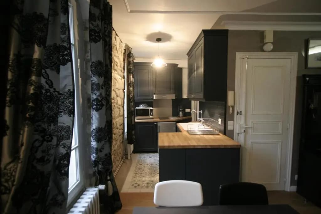 Paris Interiors Rentals - Le Marais Archives 2 Bdr - photo 2