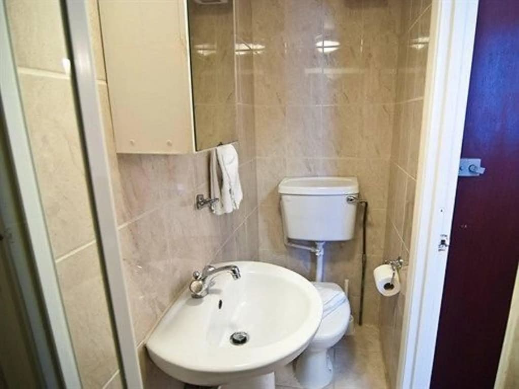 Astoria Hotel - photo 7