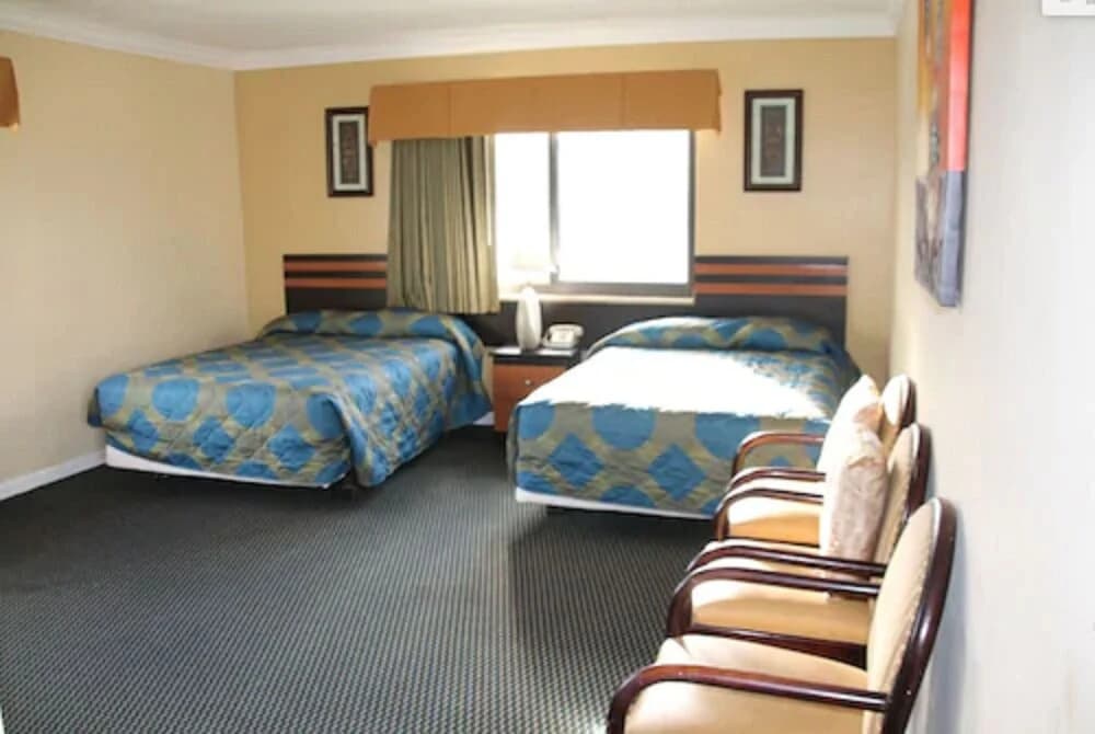 King Motel - photo 3