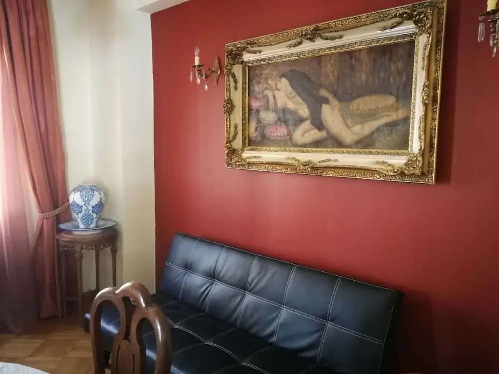 Captivating 1-bed Apartment in Athens - photo 8