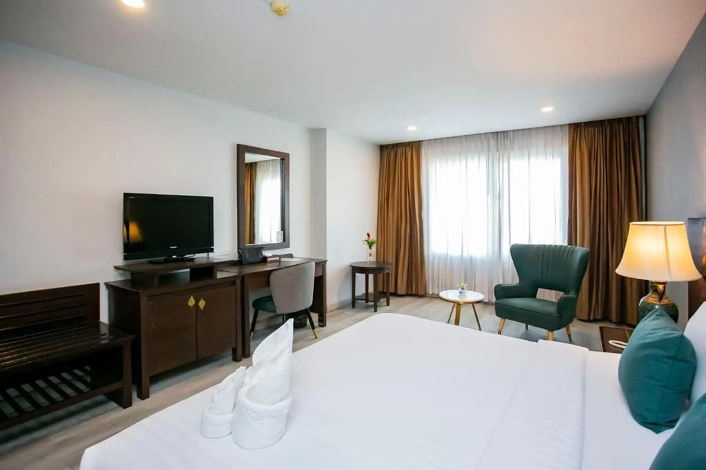 Empress Pattaya Hotel - photo 3