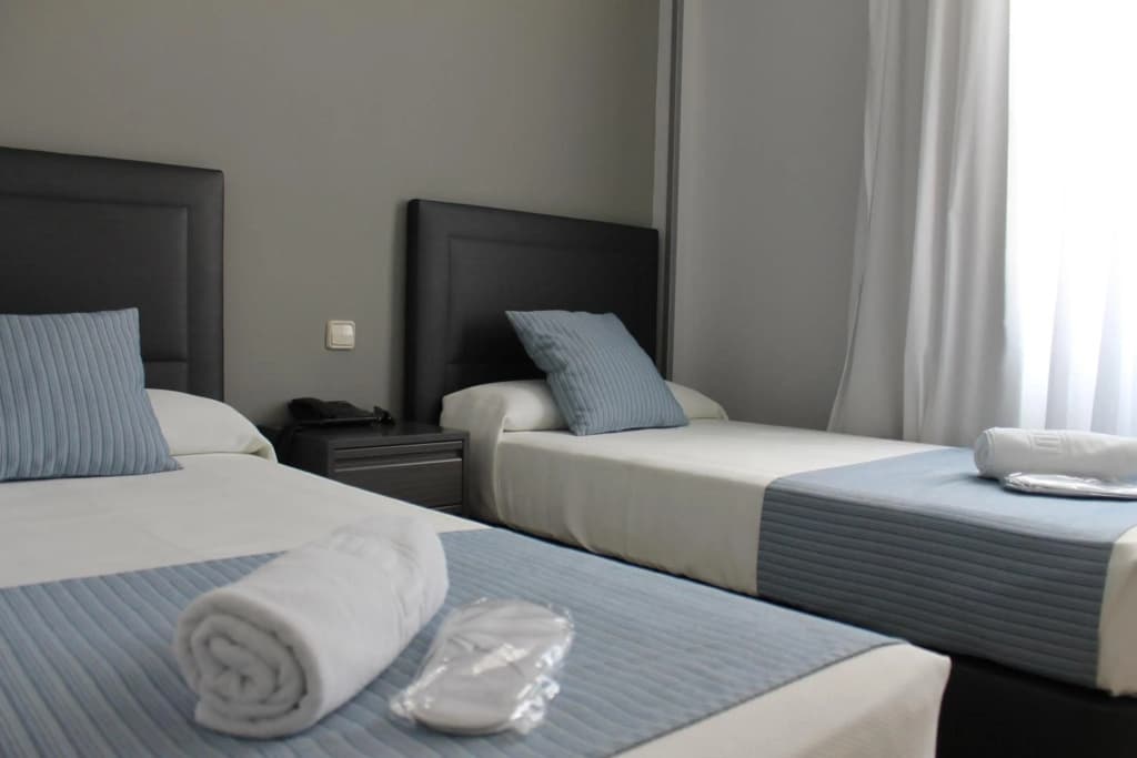 Hotel Barajas Plaza Madrid - photo 5