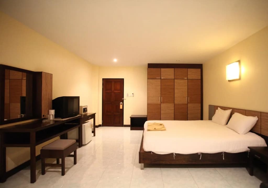 Baan Tawan Patong - photo 3