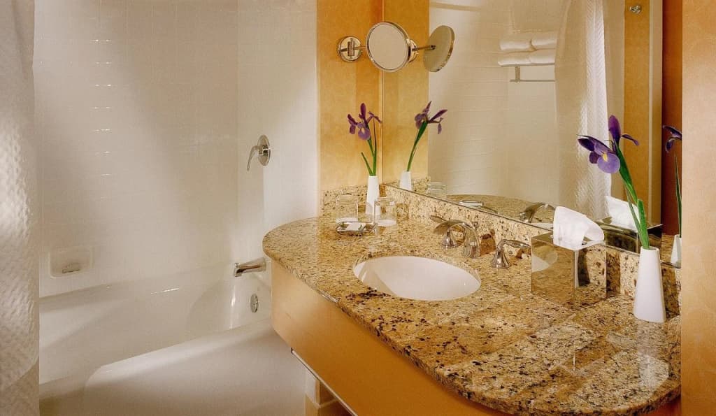 Orchard Garden Hotel - photo 9