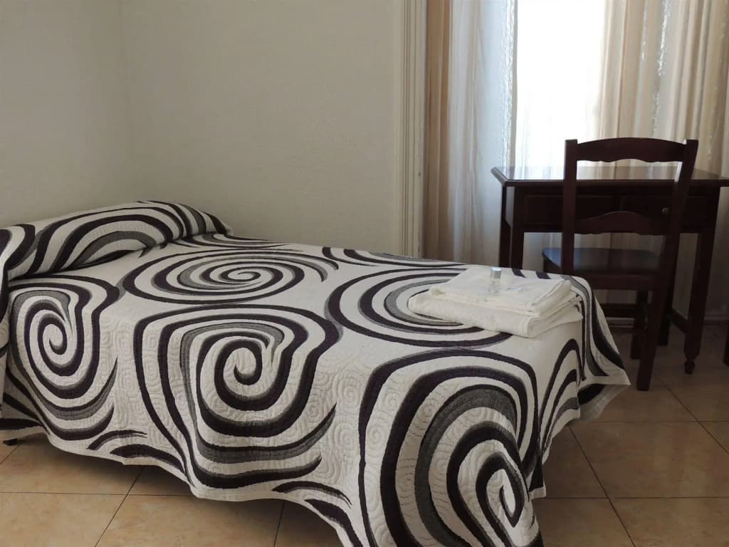 Hostal Condestable - photo 2
