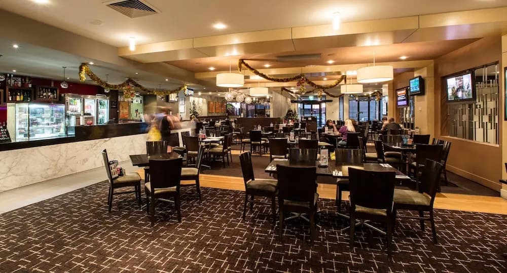 Excelsior Hotel Thomastown - photo 22