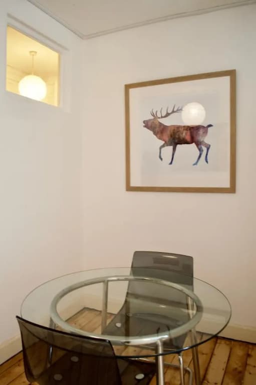 Centrally Located Meadows Flat - photo 10