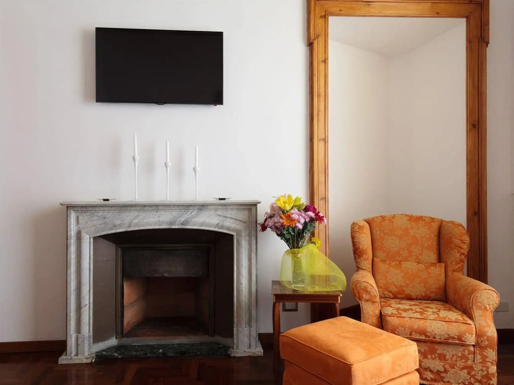 Lh Royal Suites - photo 2