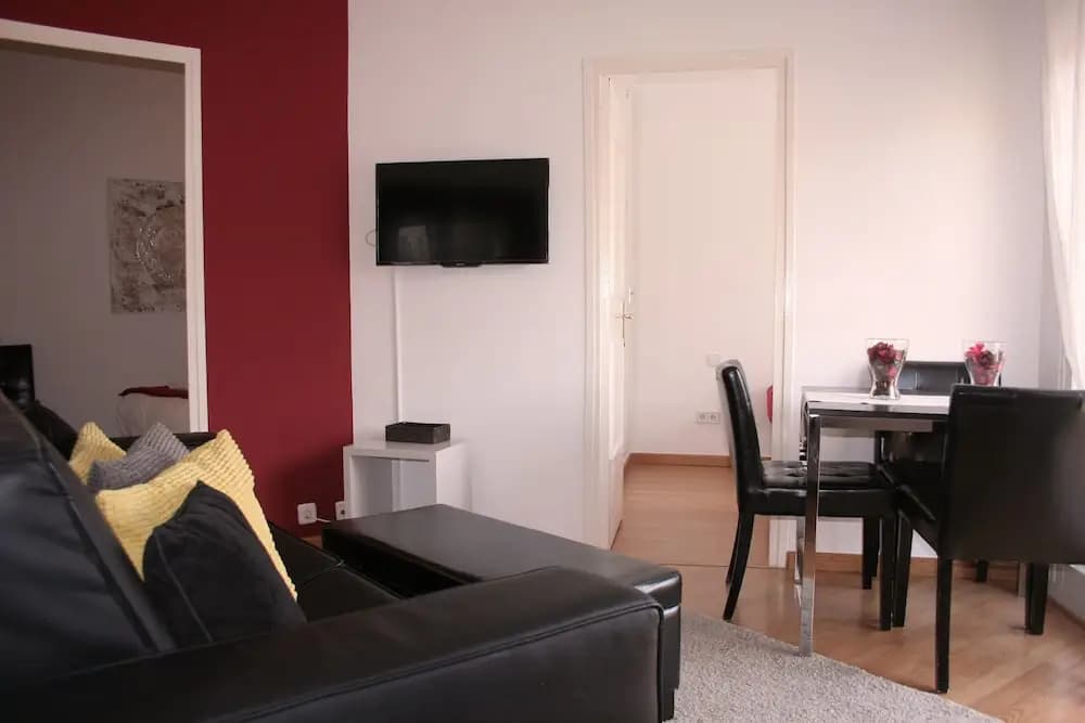 Avenida Apartments Roger de Flor - photo 5