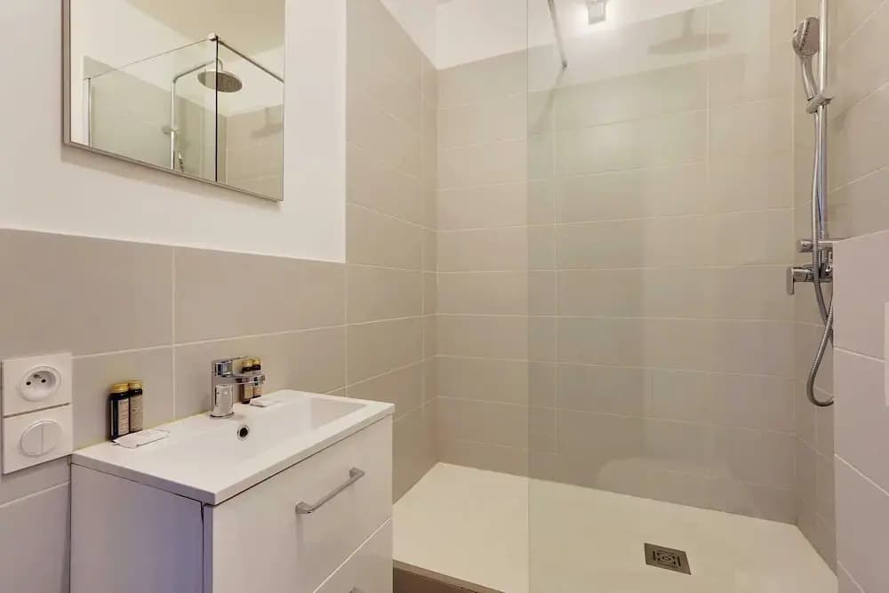 Spacious Apartment - 4br/10p Near Montmartre - photo 9