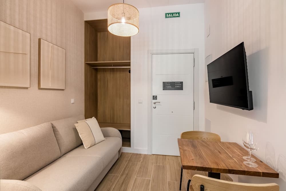 The Madrid Studios by Charming - photo 22