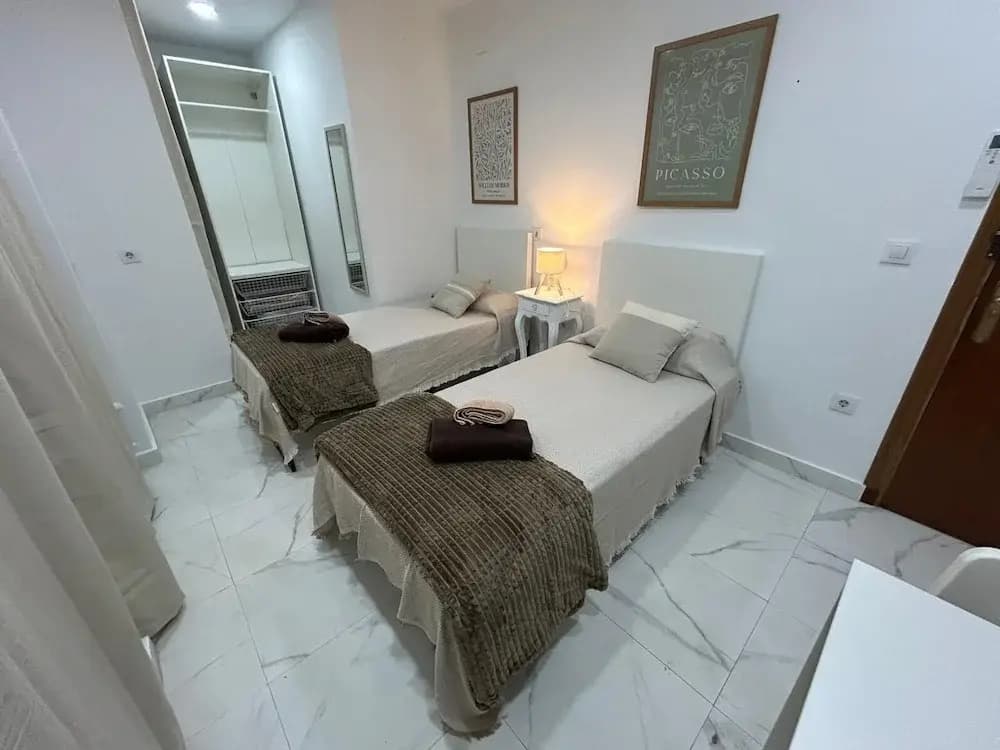 Rooms Rey junto a Plaza España - photo 11