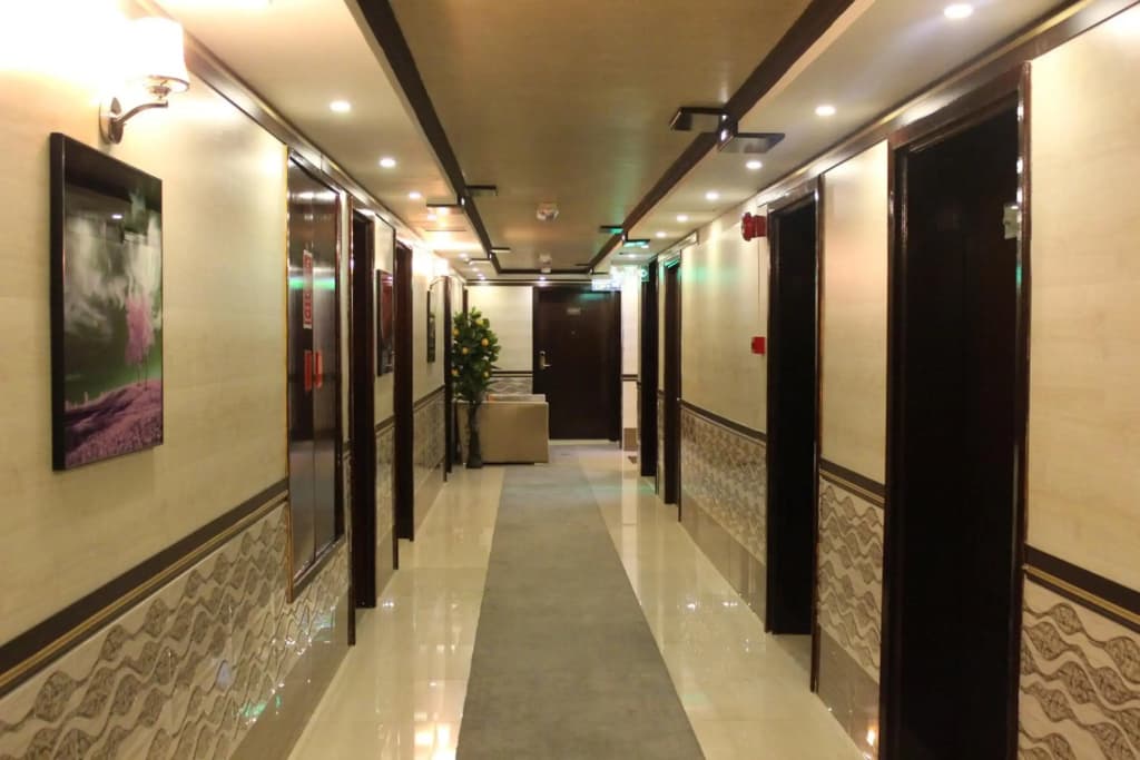 Mount Royal Hotel - photo 2