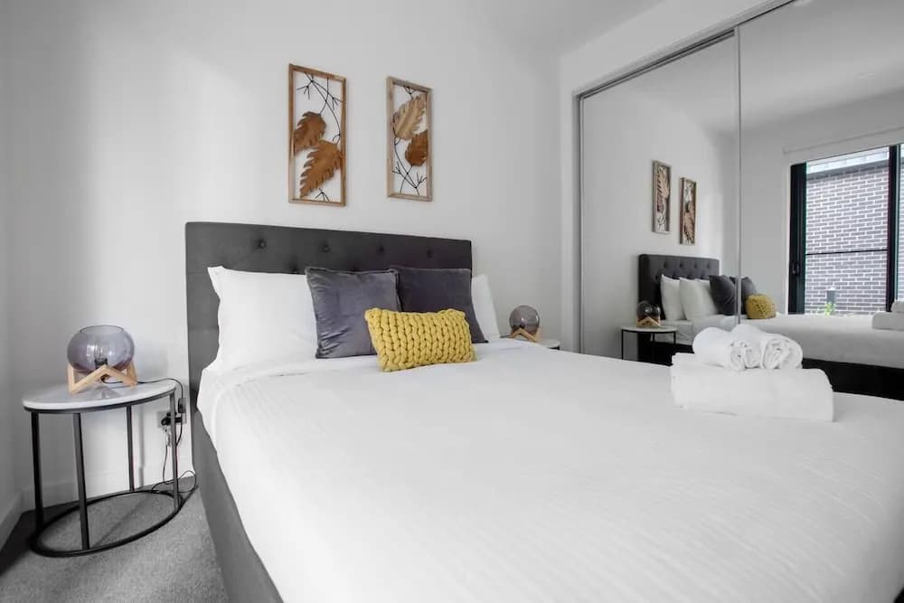 Elegant Stylish Living@mooneeponds Wifi/parking - photo 2