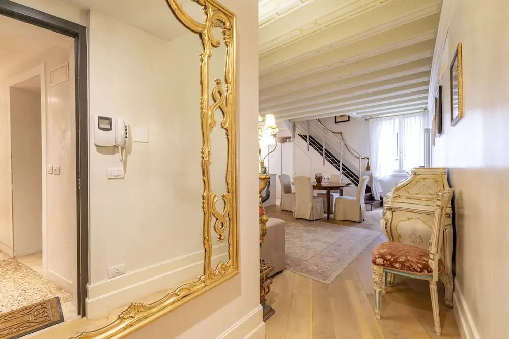 Gondola Luxury - Campo Santi Filippo e Giacomo by Wonderful Italy - photo 15