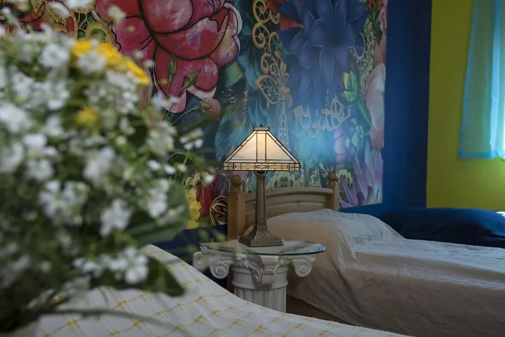 Vibrant 3 Bedroom Apartment In The Pulsing Heart Of Budapest - photo 5