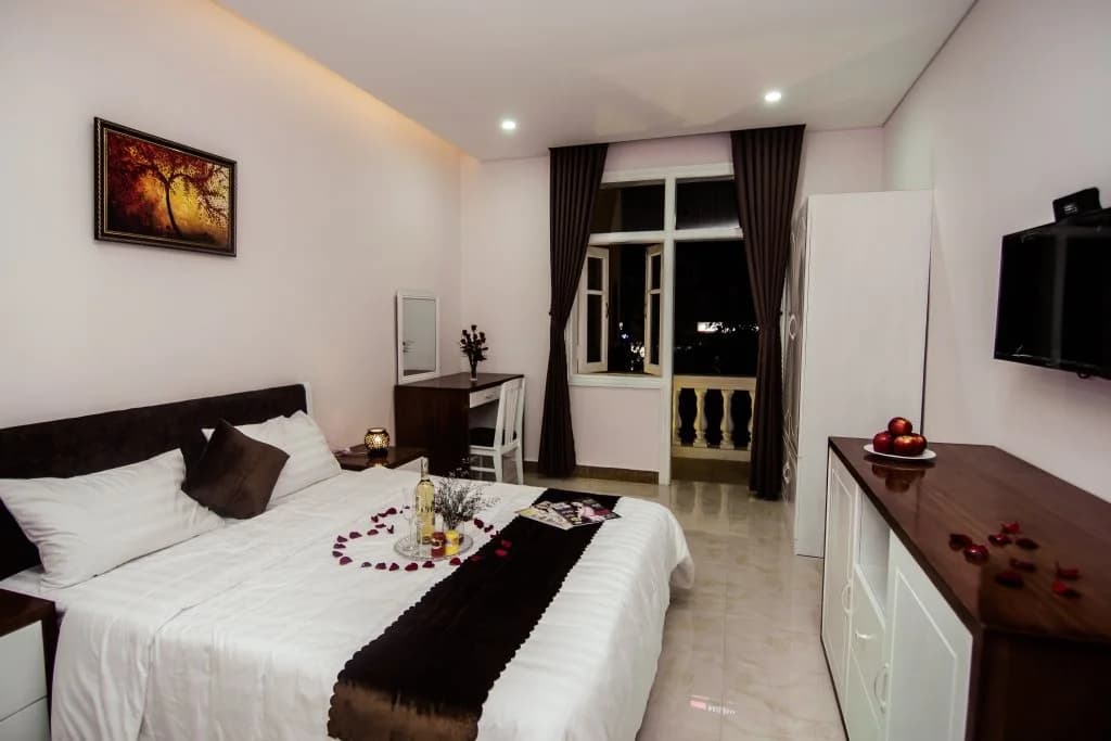 Rose Hotel - main photo