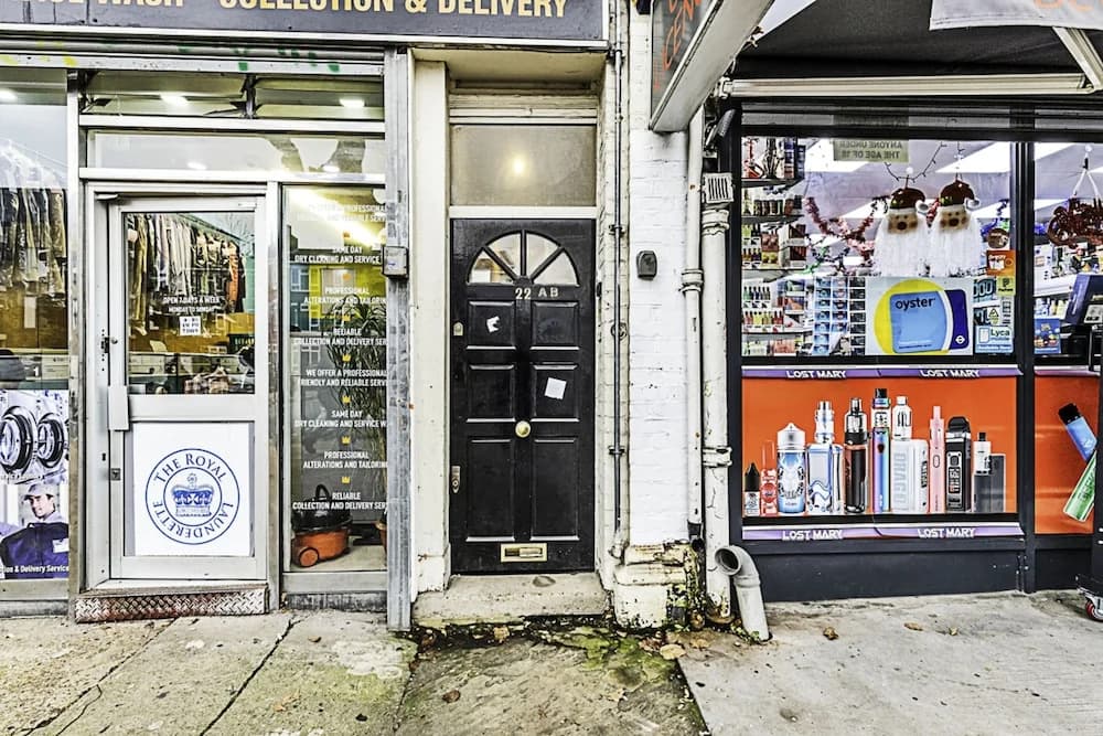 The Shepherd's Bush Hideaway - photo 37