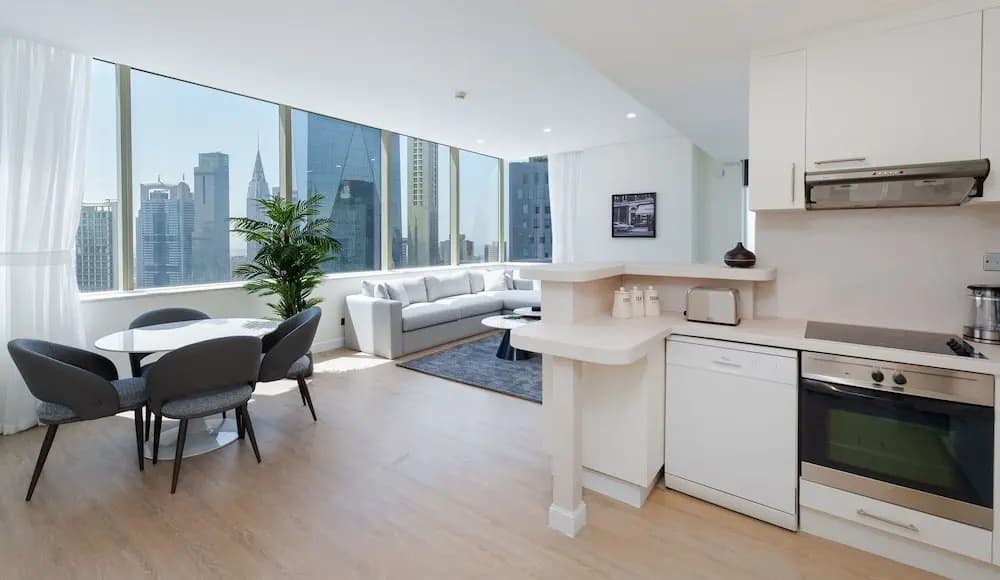Pristine Difc 2BR w Pool Gym - photo 1