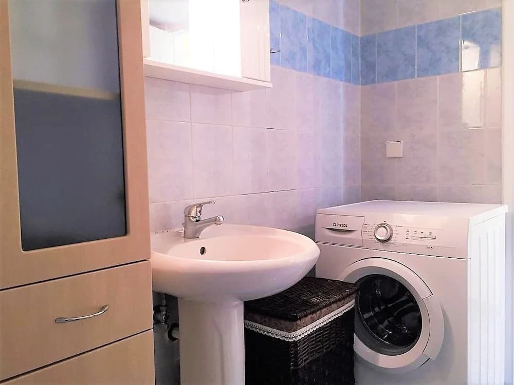 Comfy 3rd Floor Flat and Pspace - photo 8
