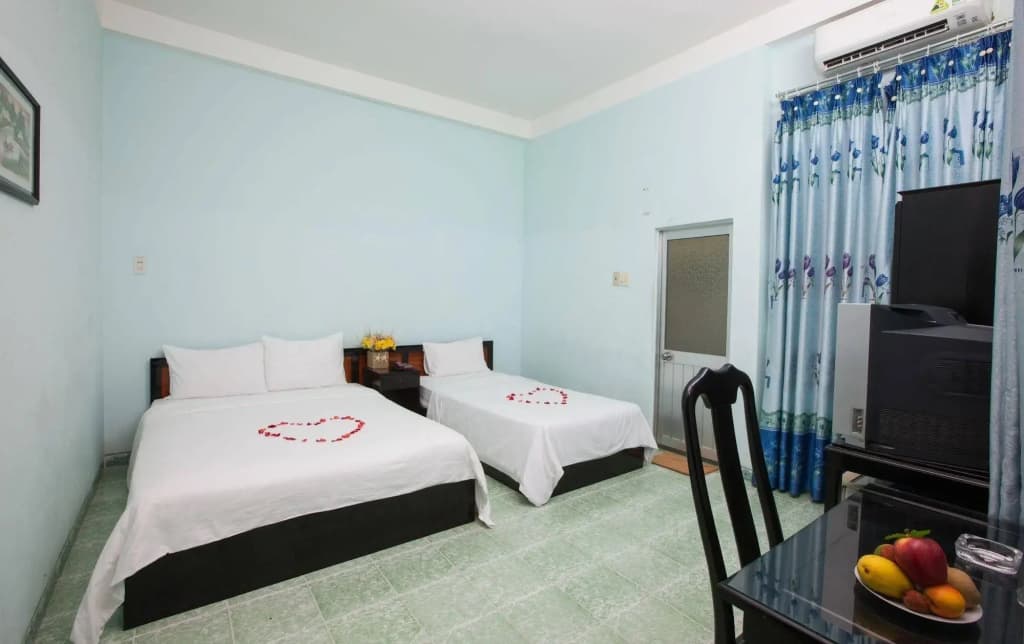 Golden Dragon Hotel - photo 6