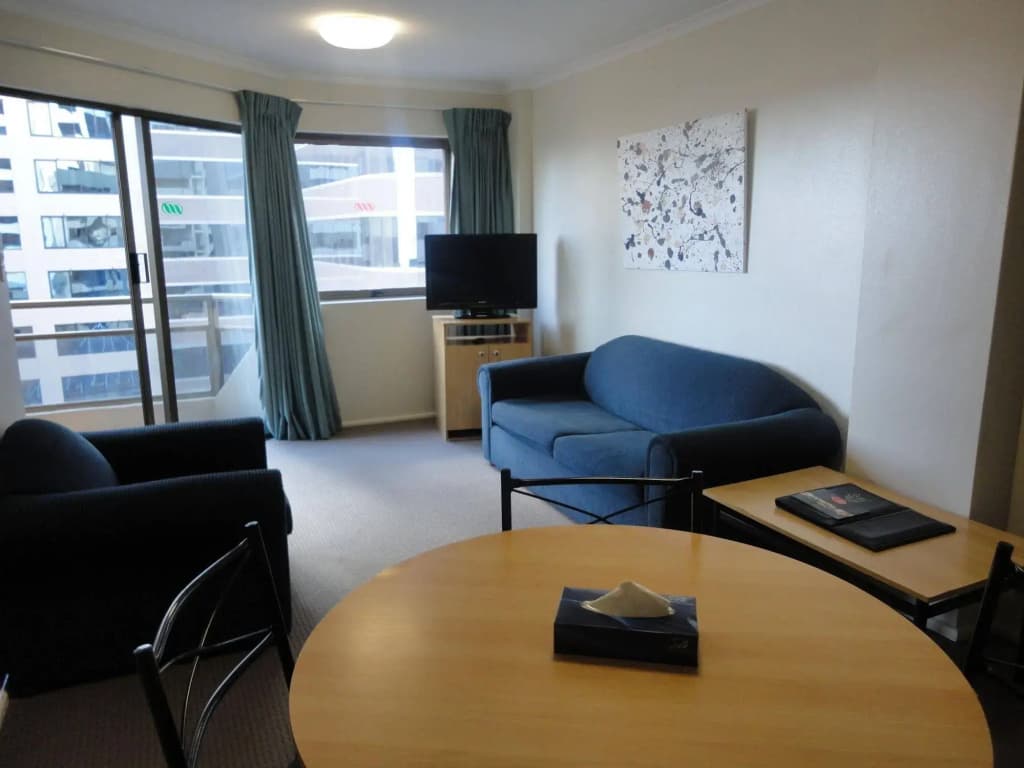 Metro Apartments on King Street - photo 4