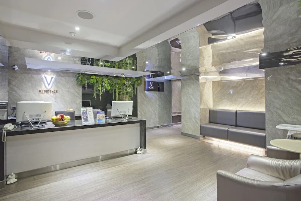 V Residence Serviced Apartment - photo 2