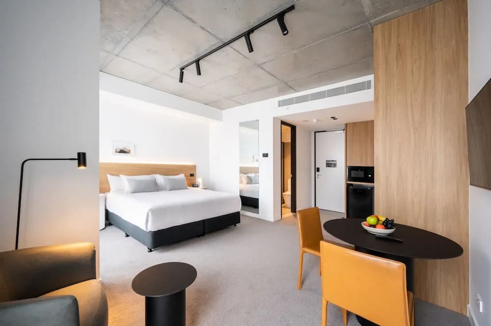 Nesuto Docklands Apartment Hotel - photo 5