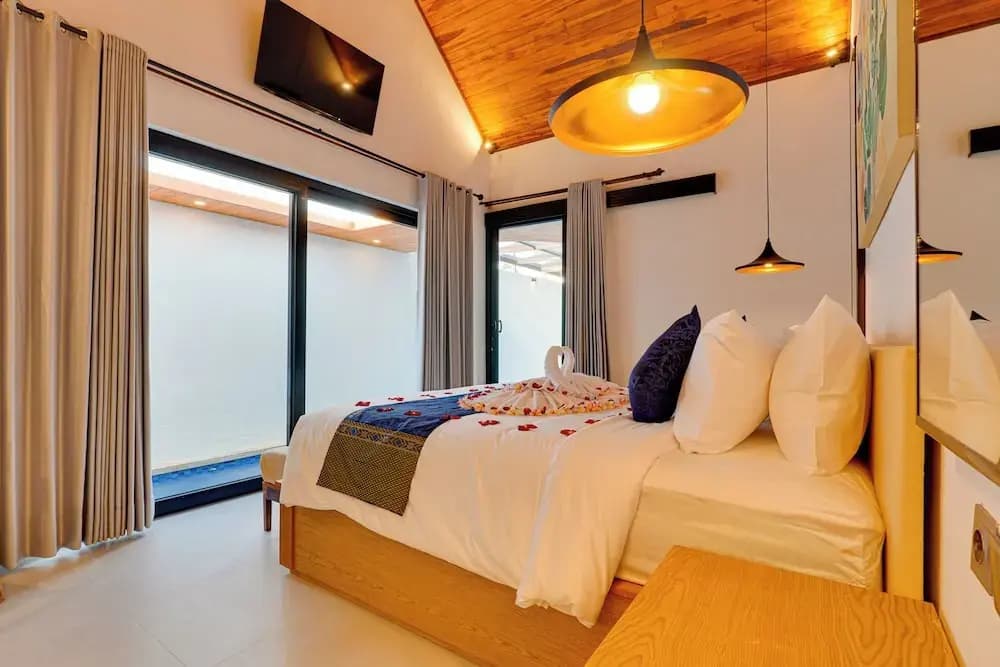LaLuxe Villa and Residence - photo 40