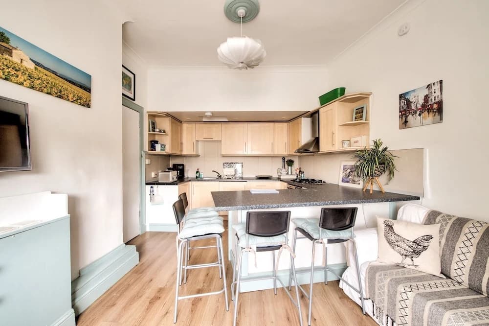 Cosy 2BR Home, 5 Minutes From Edinburgh Waverley! - photo 15