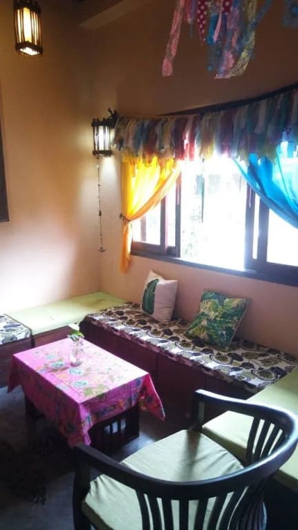 Indy Hostel at Maenam - photo 17
