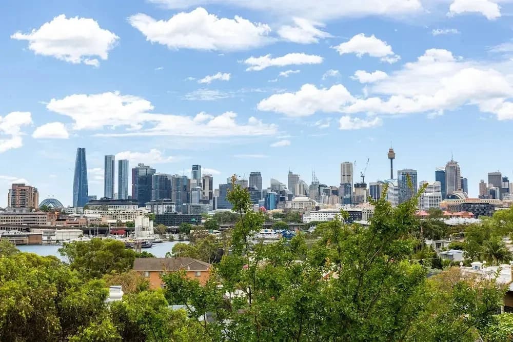 Bright 2-bed Apt With Spectacular Bridge Views - photo 11