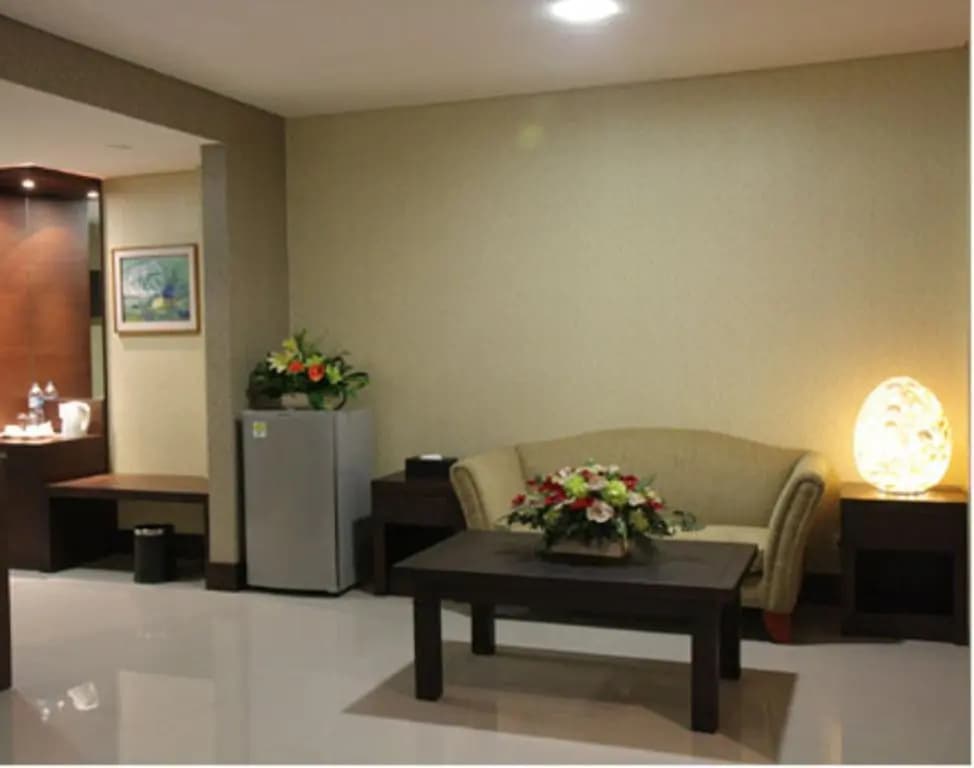 Bamboo Inn Hotel & Cafe - photo 2