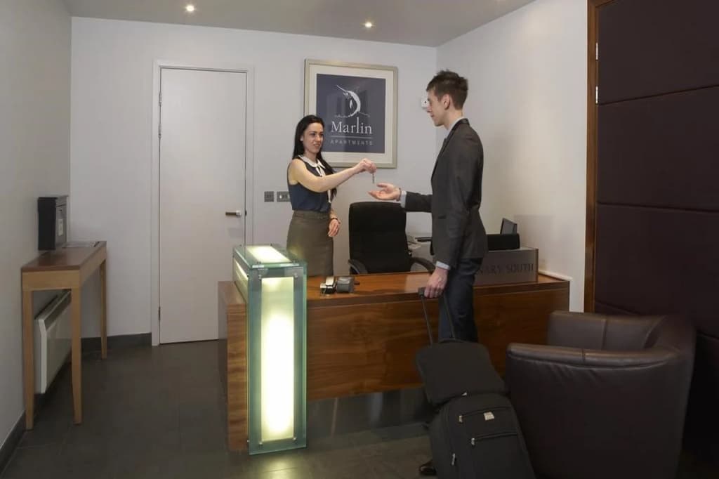 Marlin Apartments Canary Wharf - photo 19